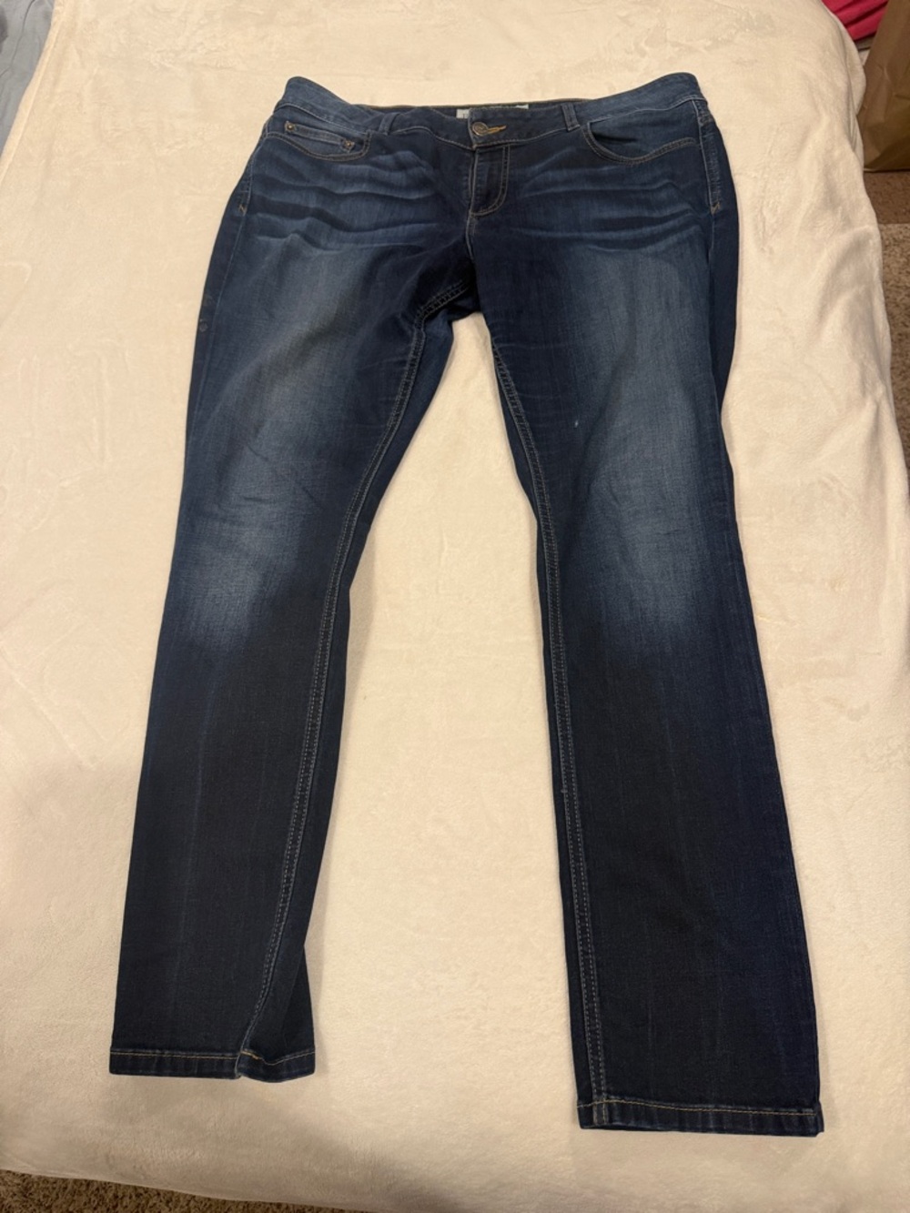 Buckle Women's Straight Leg Jeans in Dark Indigo Wash